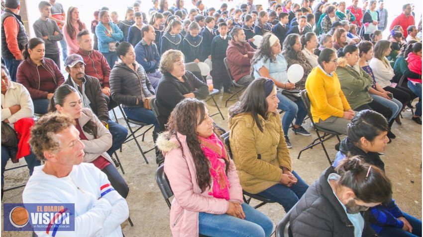 Colocan primera piedra en el Centro de Salud de Tlalpujahua 