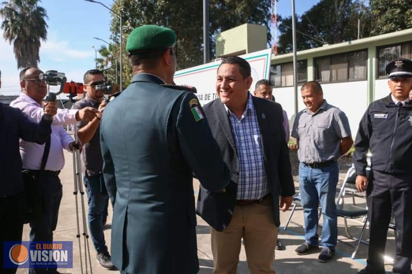 Víctor Manríquez, asistió a la toma de protesta del Comandante del 27 Batallón de Policía Militar