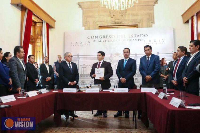 Recibe presidente del Congreso del Estado Paquete Fiscal 2020