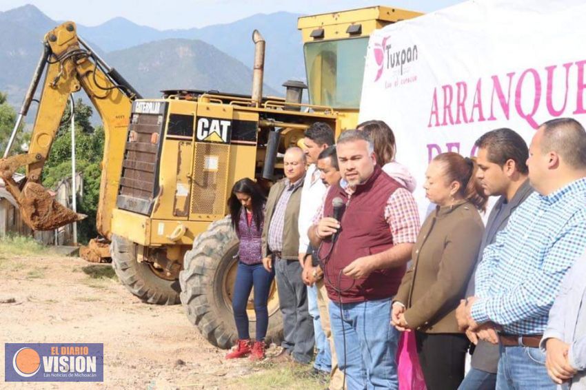 Jesús Mora, puso en marcha las obra de de construcción del colector pluvial en el Puerto del Obispo