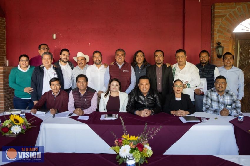 Se reúne alcaldes de Morena 