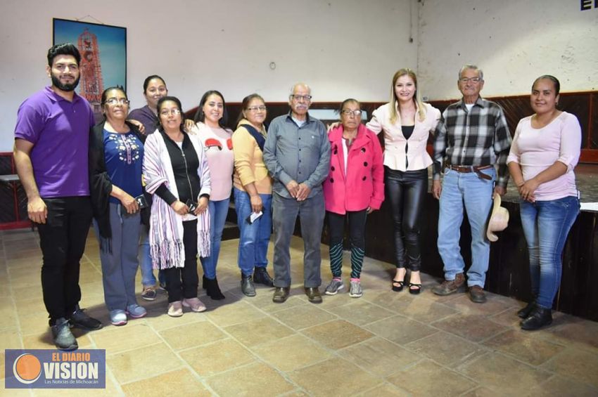 Sistema DIF Municipal, realizó la primera entrega de lentes y aparatos auditivos