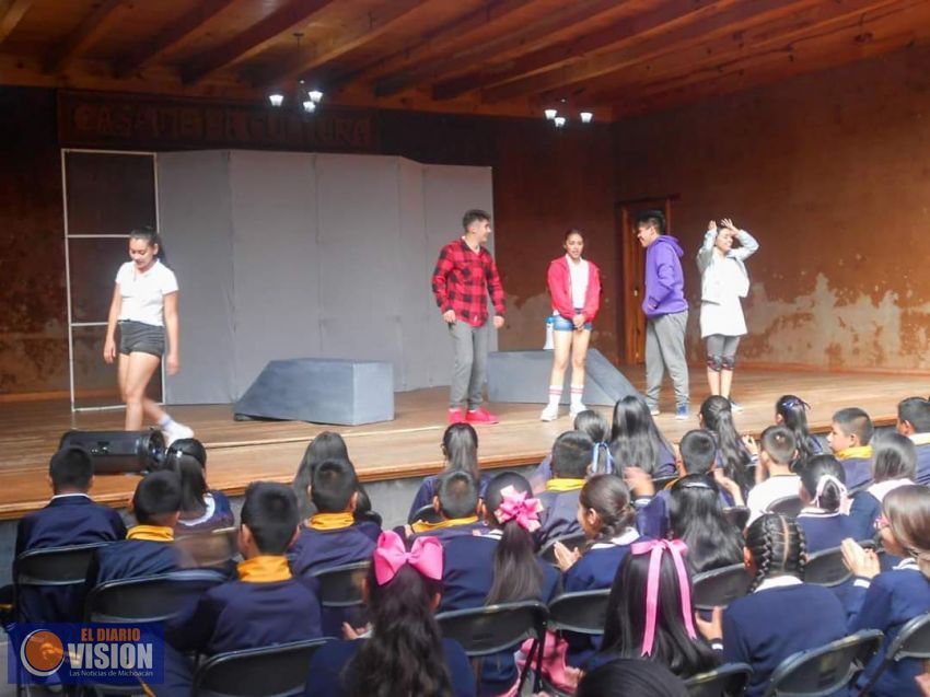 Se presentó con éxito, la obra teatral “Femininjas”