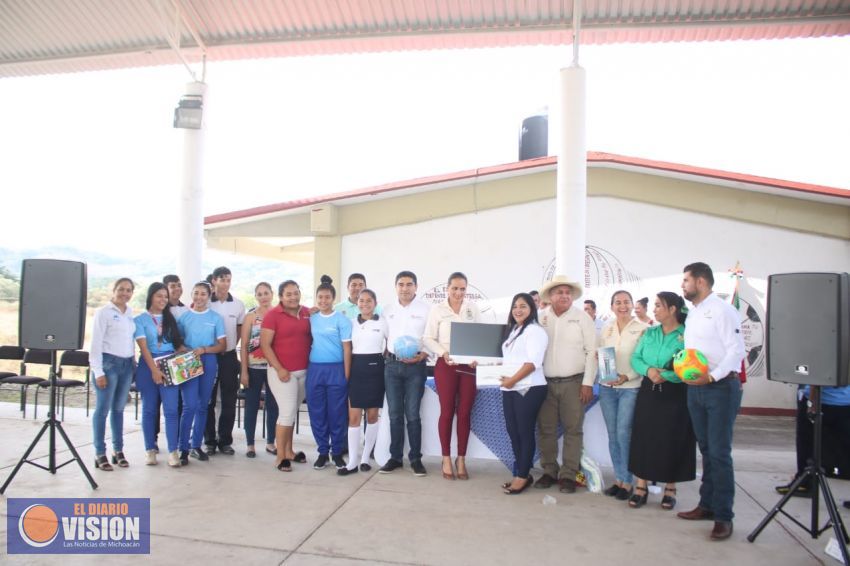 En Michoacán la apuesta es dignificar centros educativos reconoce Octavio Ocampo