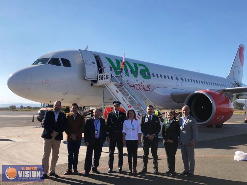 Llegó a Morelia el primer vuelo de Viva Aerobus procedente de Chicago 