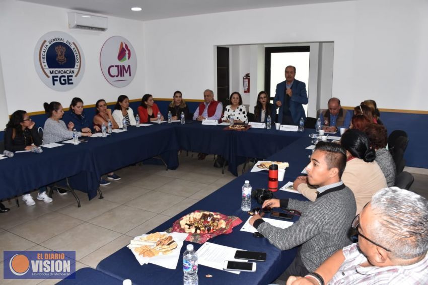 Mujeres priistas imparten capacitación para el empoderamiento y desarrollo político en la FGE