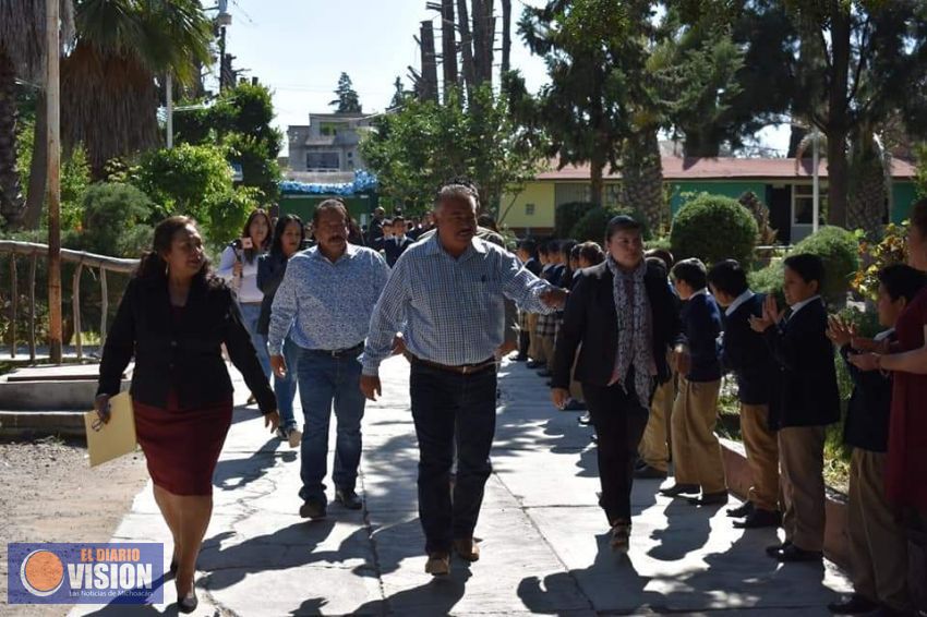 Jaime Hinojosa, inauguró de la techumbre de la Escuela Primaria “Venustiano Carranza”.