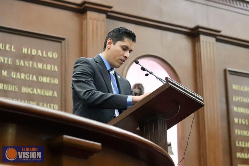 Celebra Javier Paredes aprobación del Sistema Institucional de Archivos del Congreso 