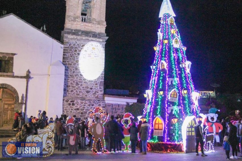 Se realizó el encendido del Árbol Navideño 2019 en Tlalpujahua