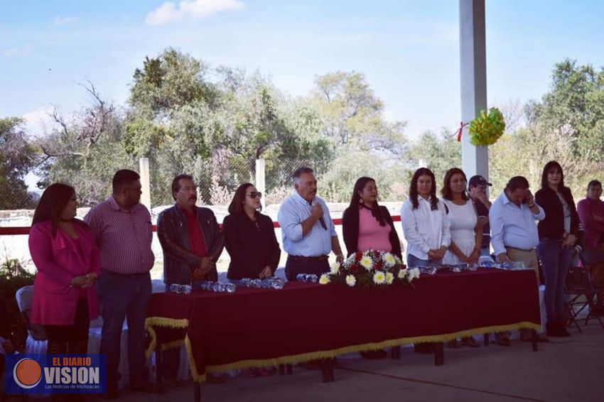 Jaime Hinojosa, inauguró la techumbre de la escuela Primaria en la comunidad “El Tejero”