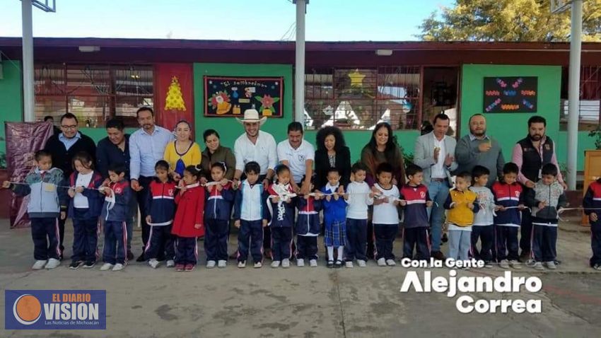 Alejandro Correa, inauguró la techumbre de la Escuela Primaria “Josefa Ortiz de Domínguez”