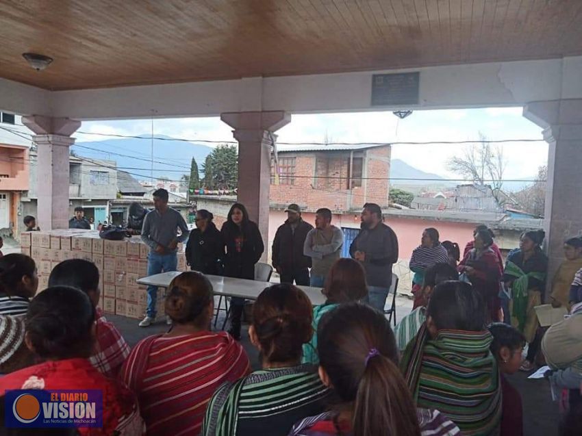 Ayuntamiento de Nahuatzen, llevó a cabo la entrega de la despensas en varias comunidades