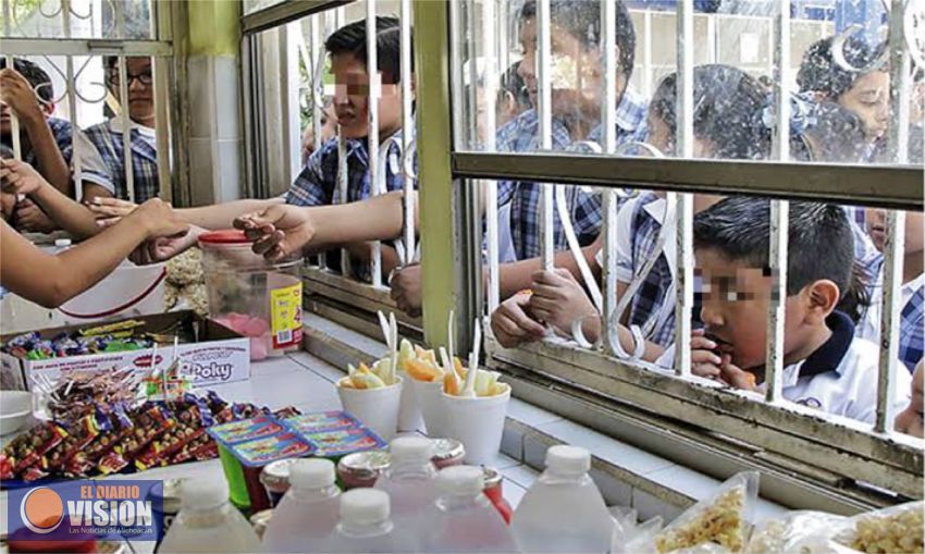 Urge regular venta de alimentos en cooperativas de escuelas de nivel básico en el país:Martí Batres