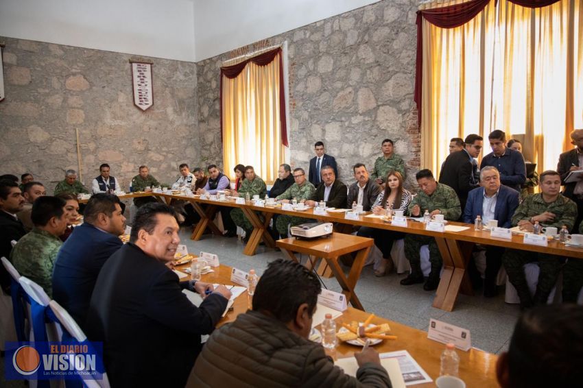 Se reúnen mandos militares, el Gobernador y alcaldes