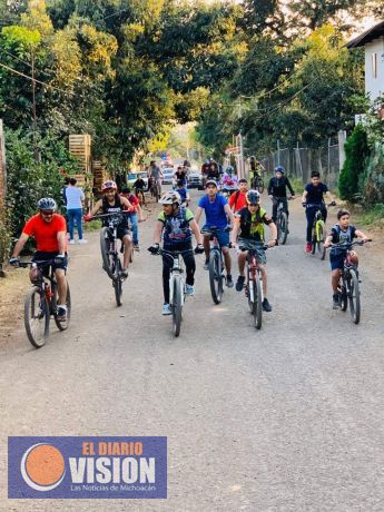 Ayuntamiento de Ziracuaretiro realizó la 1a Carrera Ciclista 2020