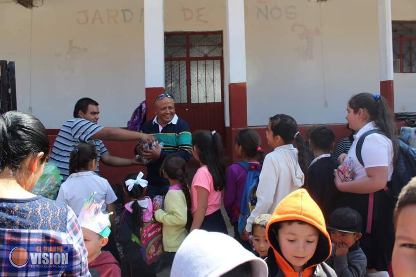 DIF Municipal, continúa entregando juguetes a niños morelenses