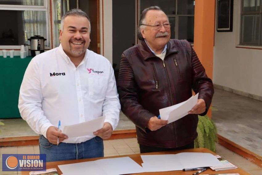 La asociación Ateneo Miravalle donó 7 mil libros al Municipio de Tuxpan