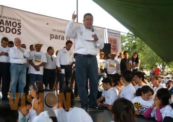 Incluir a personas con capacidades diferentes en programas de autoempleo, compromiso de Barragán.