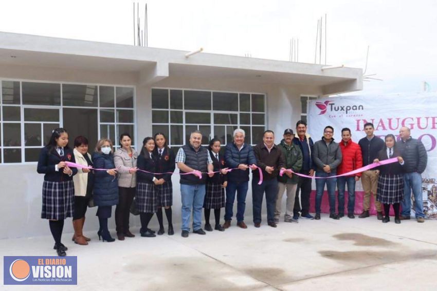 Jesús Mora, inauguró una aula en la Secundaria Técnica de la comunidad de Santa Ana
