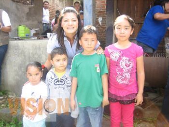 Araceli Moraila sostiene reunión con mujeres del Distrito XIV