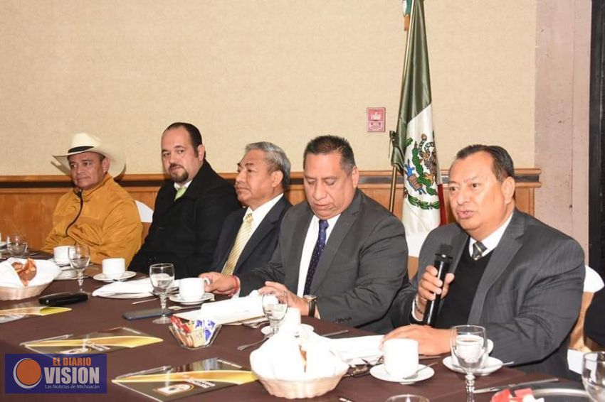 Salvador Arvizú, participa en actividades de la Asociación Interdisciplinaria de Juristas