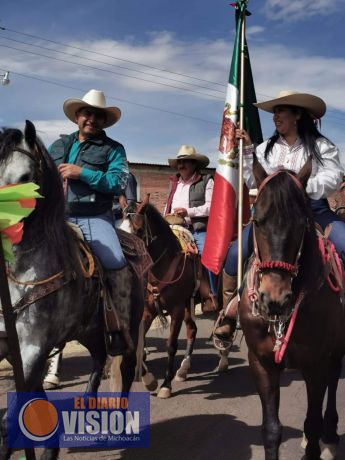 Ariel Trujillo Córdova, participó en cabalgata de la candelaria en Huaniqueo