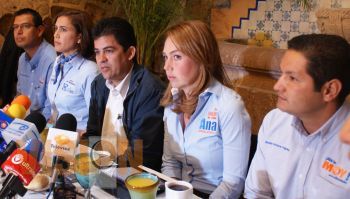 Candidatos a diputados panistas presentan propuestas legislativas