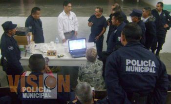 capacitan a los policias para dar una mejor atención a los ciudadanos