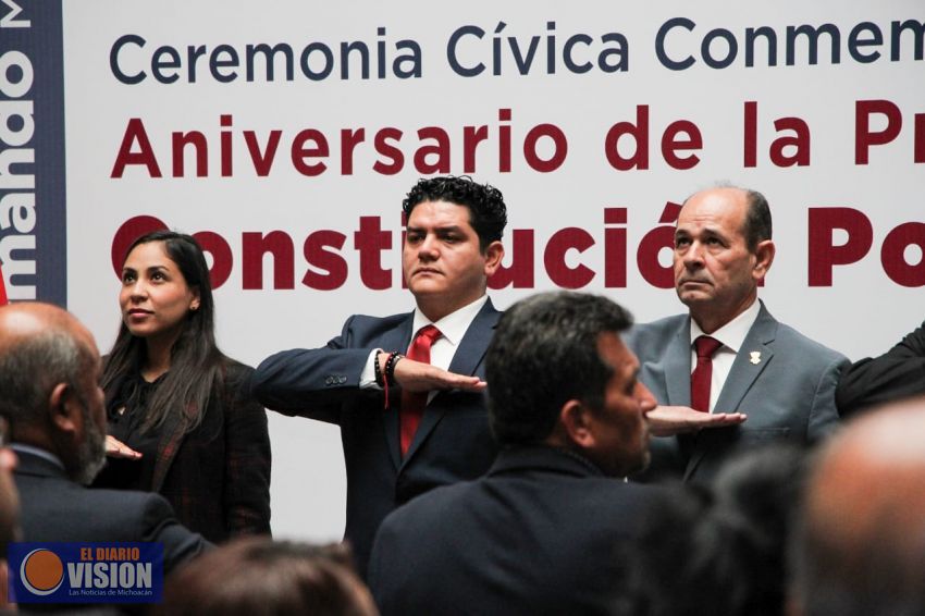 Asiste Antonio Madriz en representación del Poder Legislativo al aniversario de la Constitución 