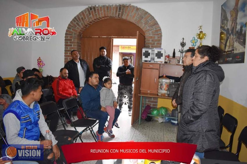 La Directora de Casa de la Cultura de Álvaro Obregón se reúne con músicos del municipio