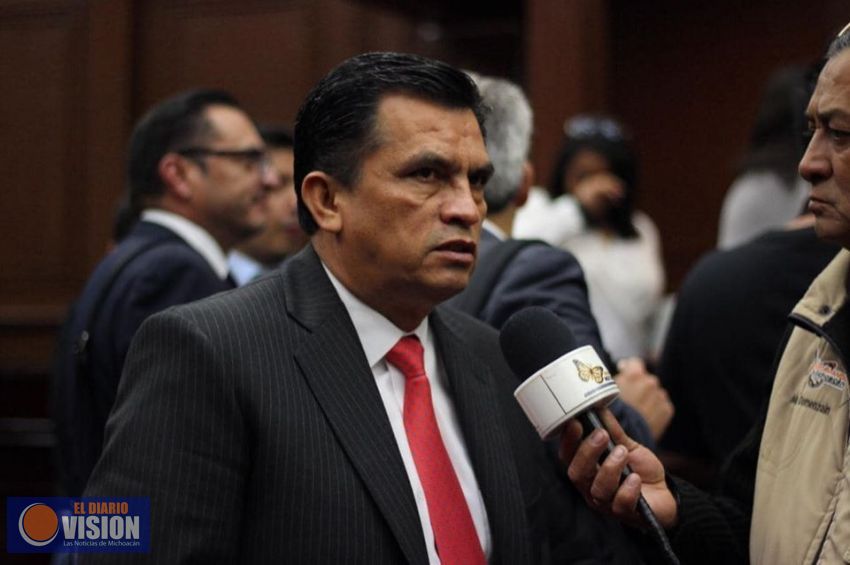 Federación, autoritaria y con cerrazón al diálogo: Javier Estrada