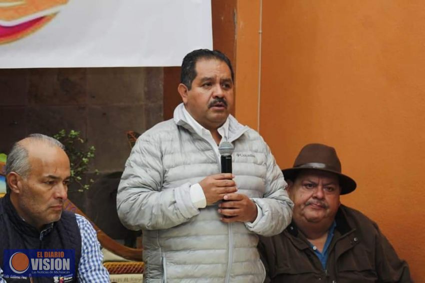 Lupillo Aguilera ayuda a que más personas se sumen al programa “Palomas Mensajeras”.