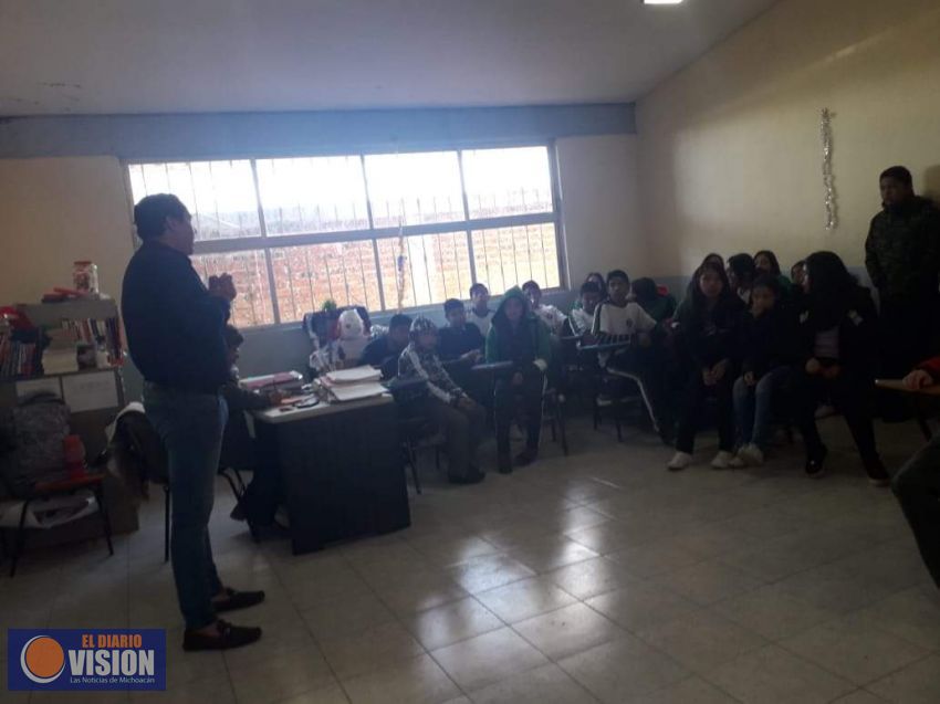Ayuntamiento de Cuitzeo imparte conferencias en secundarias del Municipio