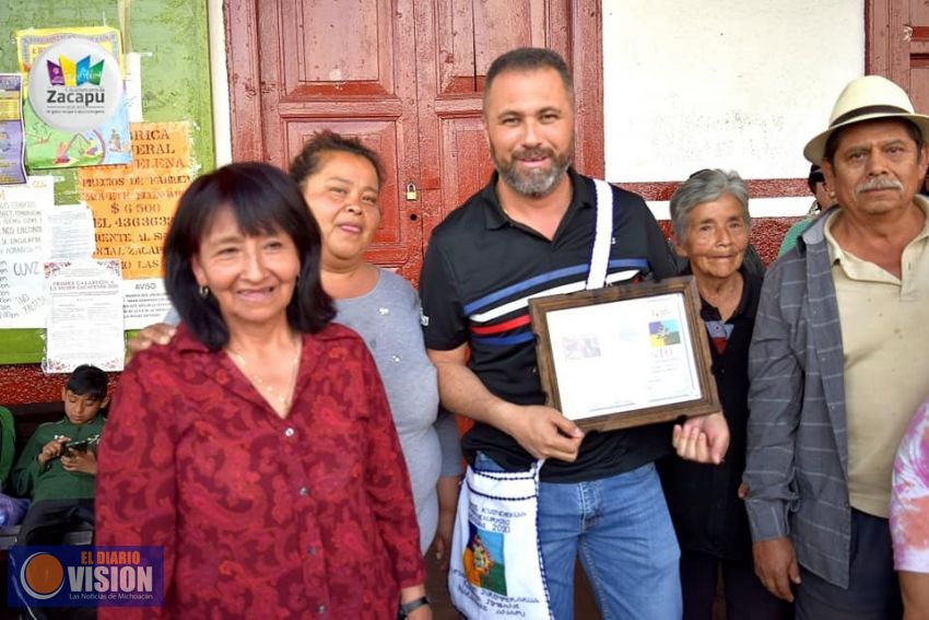 Luis Felipe León Balbanera, visitó la comunidad de Naranja de Tapia