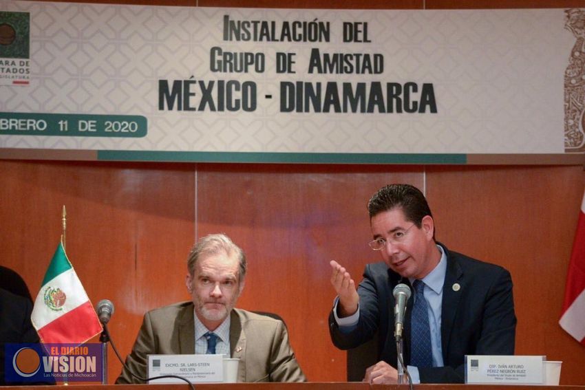 Participó Iván Pérez Negrón en foro de transición energética como tarea legislativa 