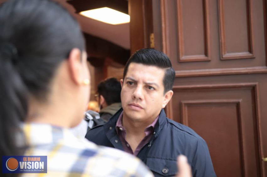 Llama Oscar Escobar a que sus iniciativas a favor de la mujer no queden olvidadas