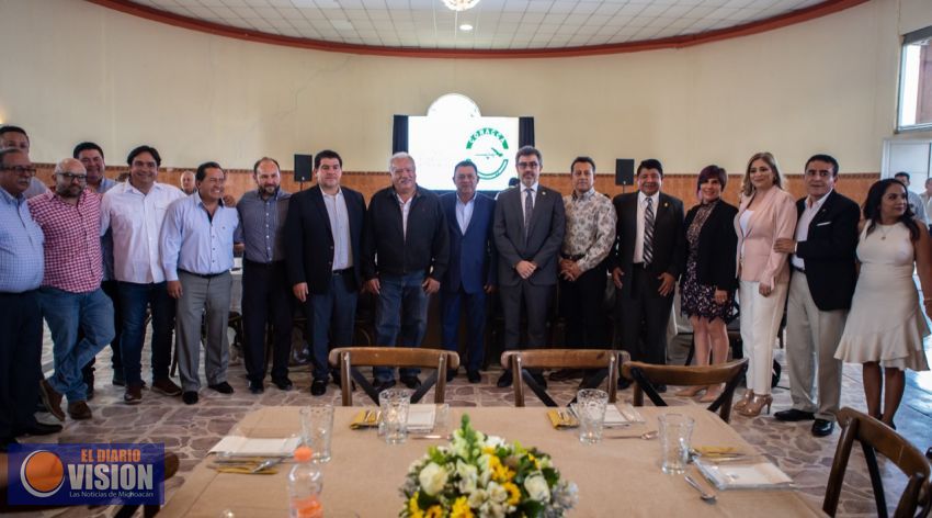 Atiende Fermín Bernabé agenda 2030 con representantes comerciales del país