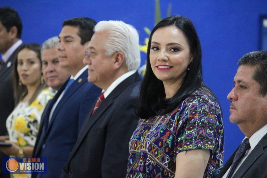 Invertir en educación permitirá un mejor futuro para los jóvenes: Adriana Hernández