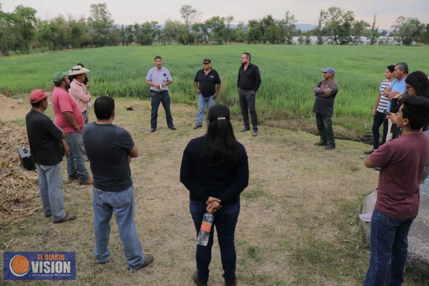 Humberto González gestiona estudios de análisis de suelo a campesinos de su distrito