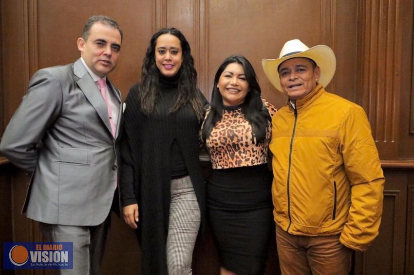 4T le cumple a los mexicanos, pensiones, becas y seguridad social contemplada desde la Constitución