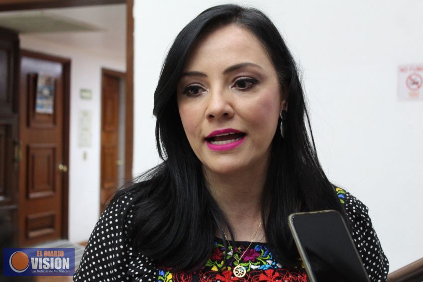 Adriana Hernández propone partida específica para mujeres en situación de violencia