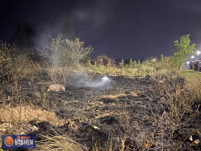 Gracias a denuncia ciudadana, mitigan incendio en Loma de Santa María 