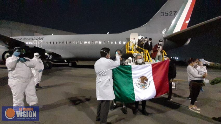 Retornan desde Argentina personas mexicanas afectadas por contingencia del COVID-19