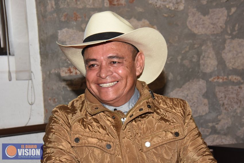 Entrega directa a la población, de recursos del PT: Salvador Arvizu