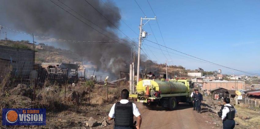 Bomberos de Morelia y Conafor, combaten incendios en diferentes puntos de la ciudad 
