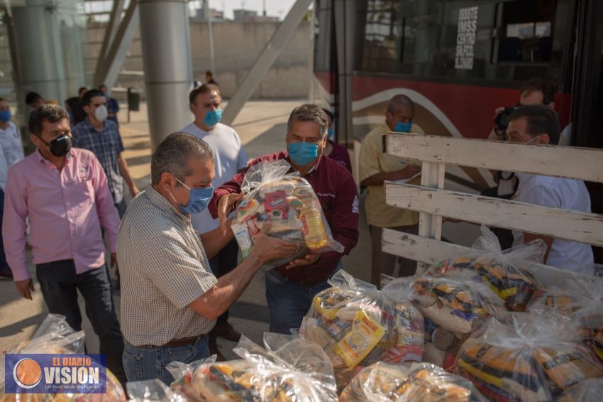 Entrega Raúl Morón paquetes alimentarios en zonas rurales de Morelia