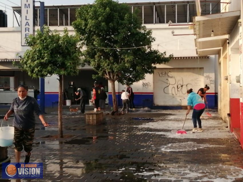 Ayuntamiento y vecinos de Villas del Pedregal, Canteras y Aves realizan limpia de espacios públicos