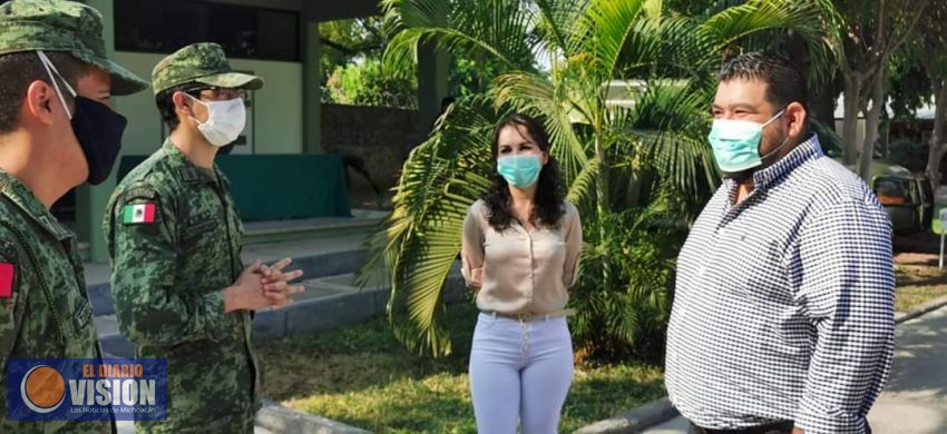 Paco Huacus, entregó equipo médico de seguridad al Hospital Militar del 30 Batallón