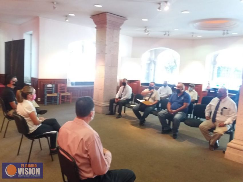 Transportistas turísticos se reunieron con la Secretaria de Turismo, luego de realizar protesta 