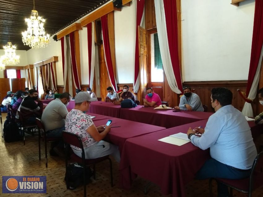 Sostiene encuentro Antonio Madriz con normalistas en beneficio de la educación michoacana
